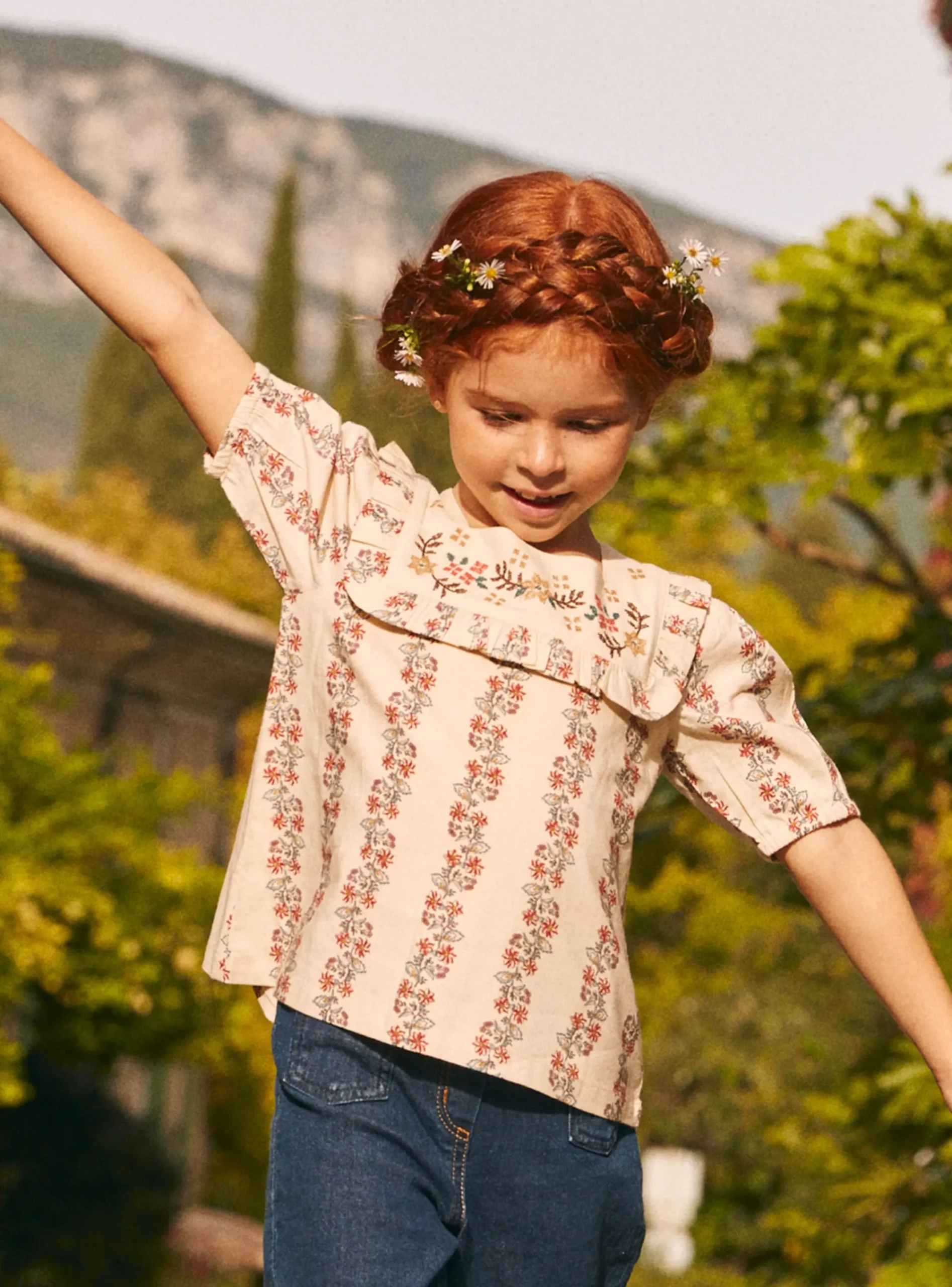 Shirt, T-shirt-Sergent Major Blouse with a flower-patterned ruffle