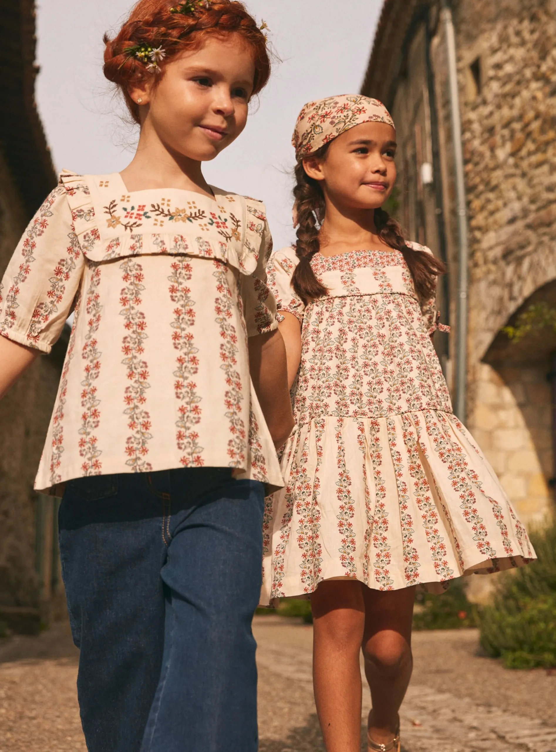 Shirt, T-shirt-Sergent Major Blouse with a flower-patterned ruffle