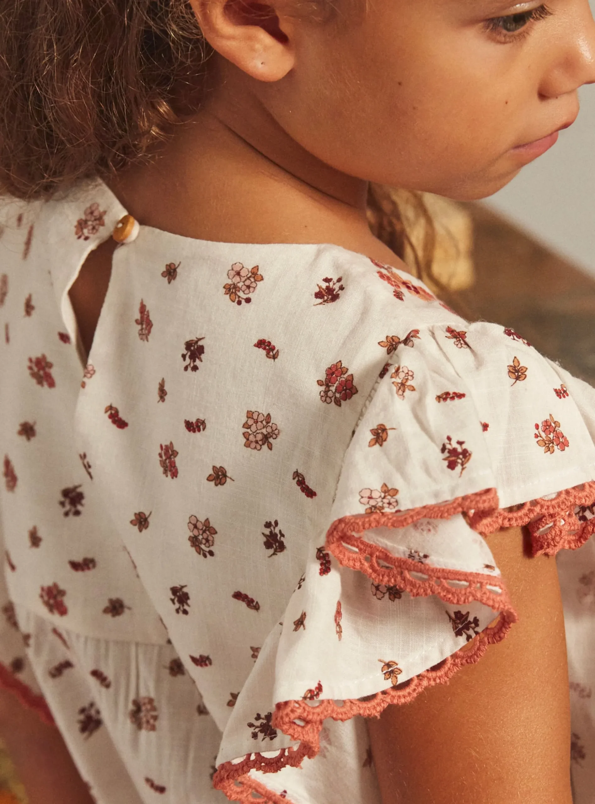 Shirt, T-shirt-Sergent Major Ecru floral blouse