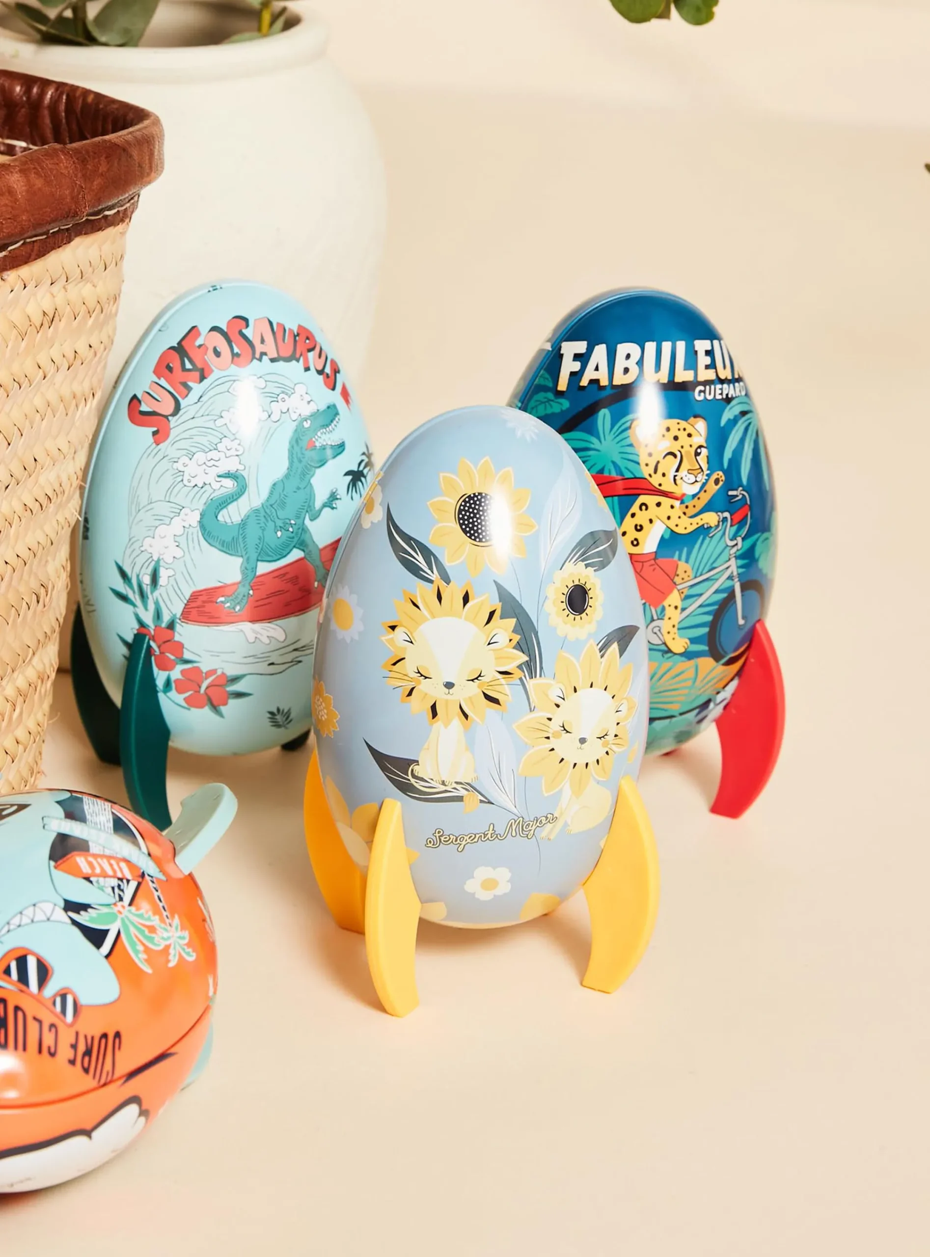 Toys & Softies-Sergent Major Surprise Egg Coloring Wings